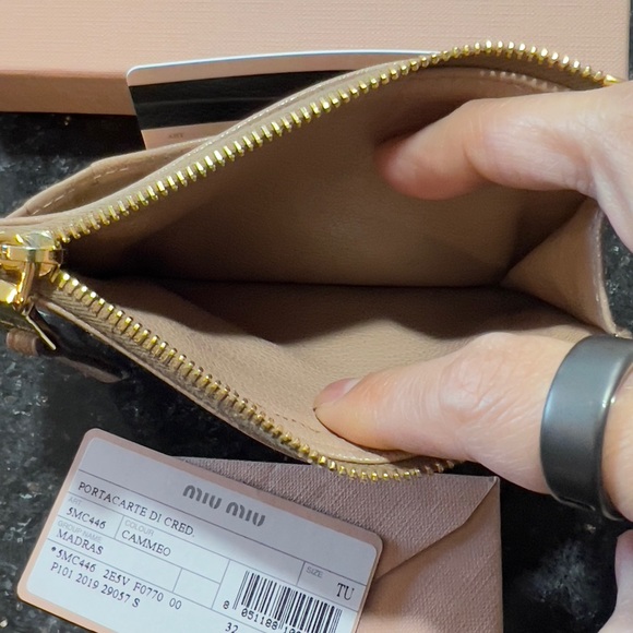 Miu Miu Beige Leather Card Wallet - Picture 3 of 4